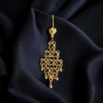 Kalpli Ve Bol Yıldızlı Küpe