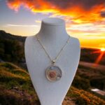 Cam Çerçeveli Çeyrek