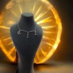 Beyaz Üç Harfli Kolye - Görsel 3